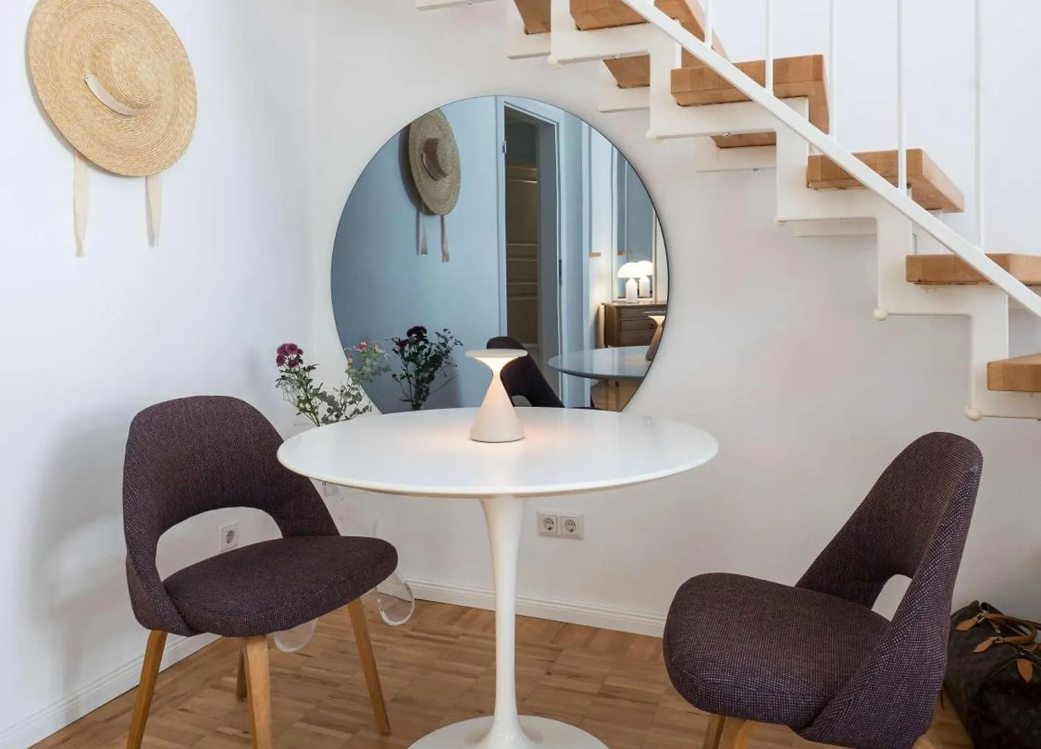 Ferienwohnung Breakfast at Tiffany's - Historic Neighborhood München Apartment